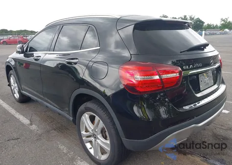 2020 Mercedes-Benz Gla 250 4Matic z USA, uszkodzony, nr VIN WDCTG4GB1LU027075